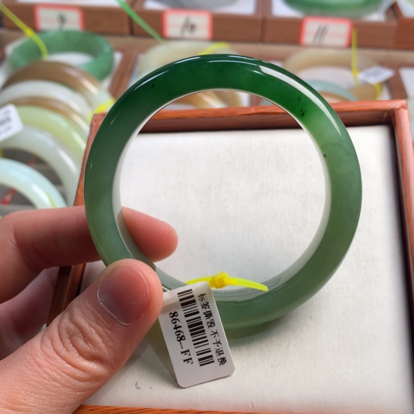 【闪购商品】和田玉手镯未镶嵌C****354