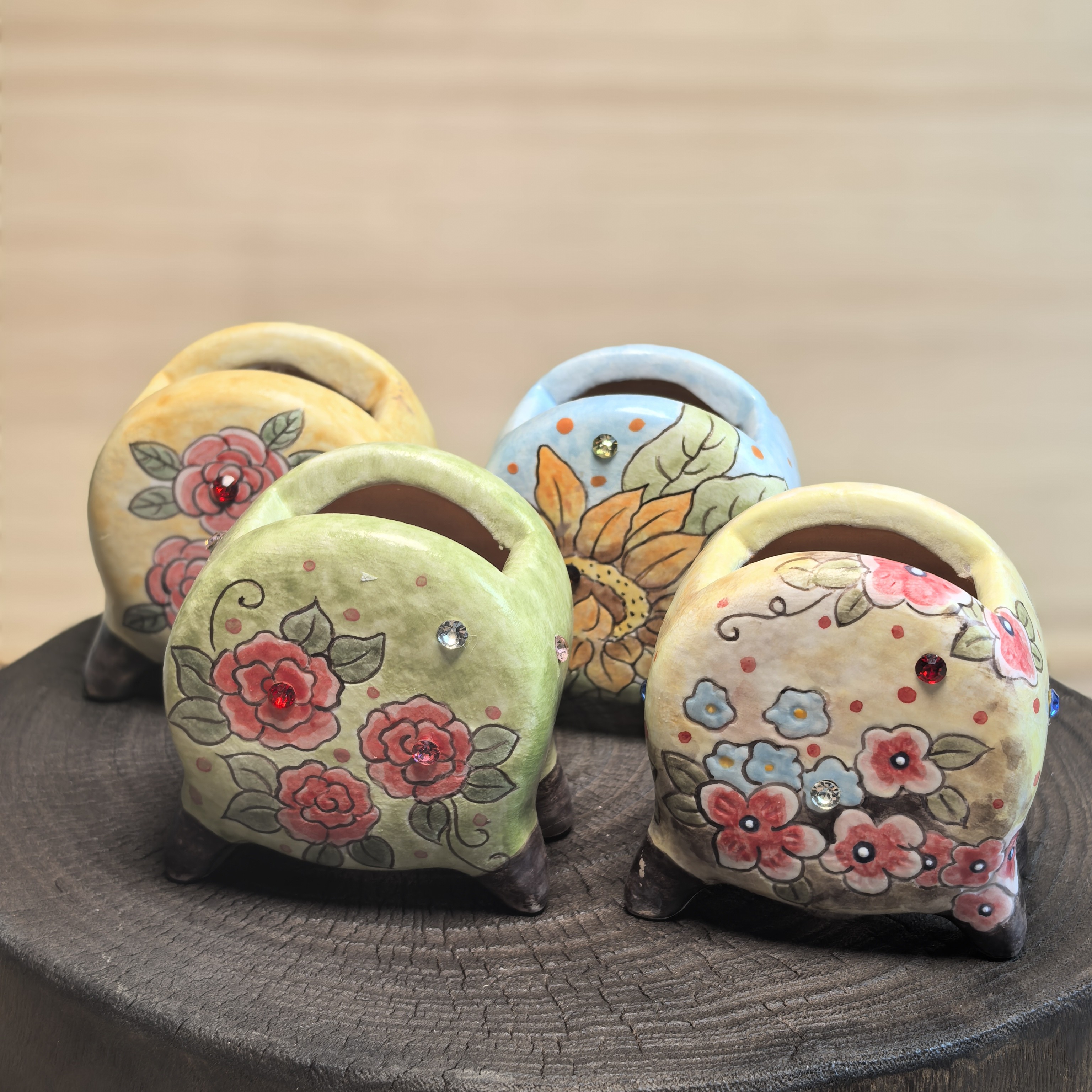 （公主釉烧）手绘花盆，口3.5高5.5，特价要哪只请留言，一直不包邮。