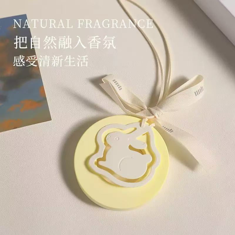 可爱兔子中秋香薰礼盒车载香氛挂片中秋节日送礼小礼品