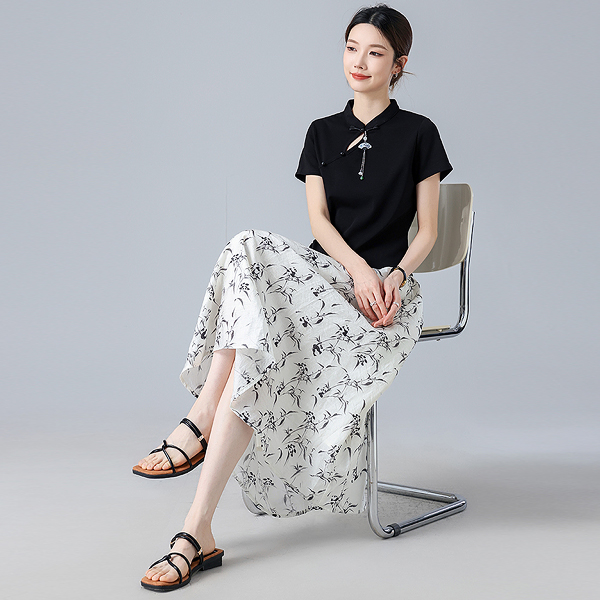 燕苹新夏款时尚中国风盘扣交叉V领针织T恤莱赛尔半身裙套装CX2530