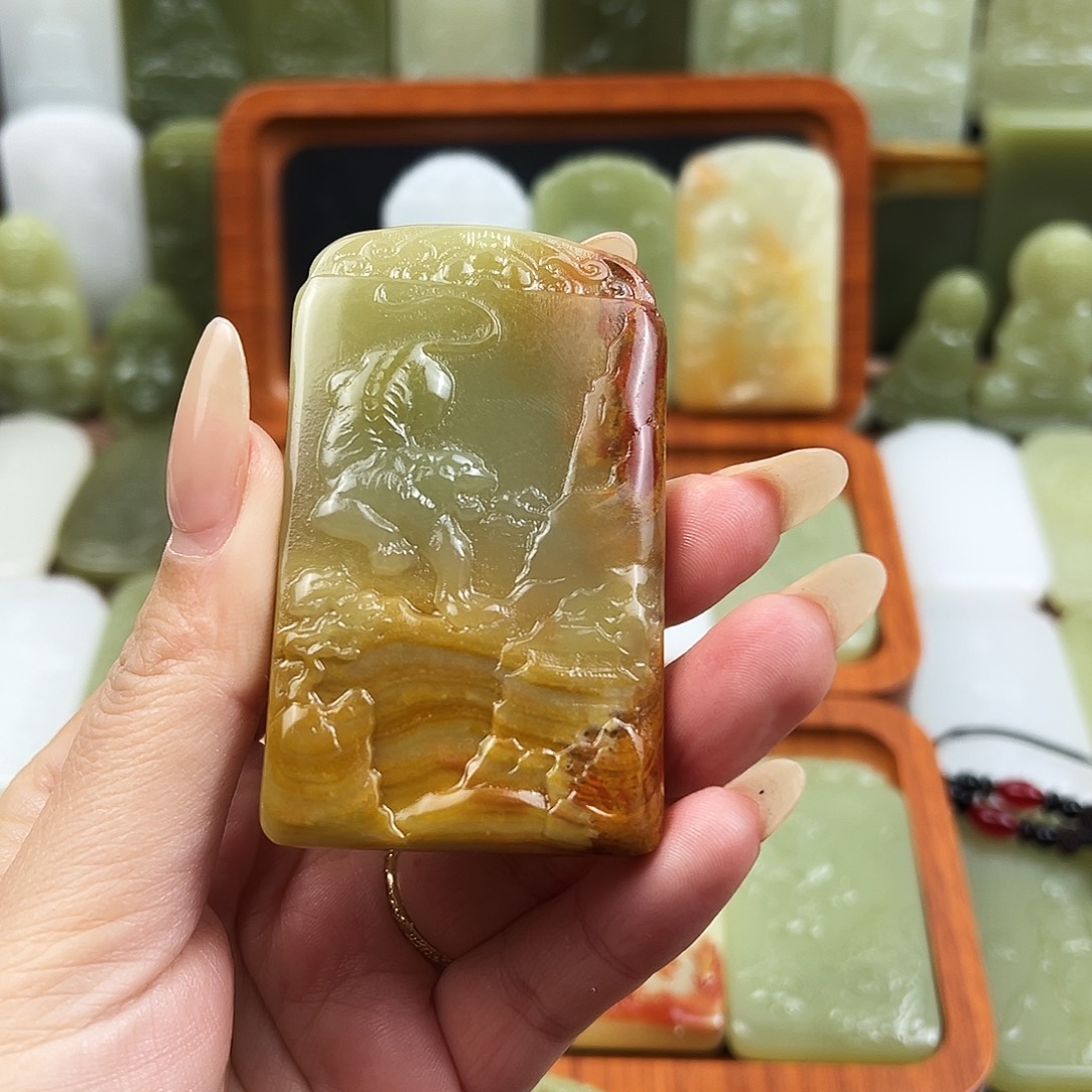 竹***维石英质玉未镶嵌颈饰