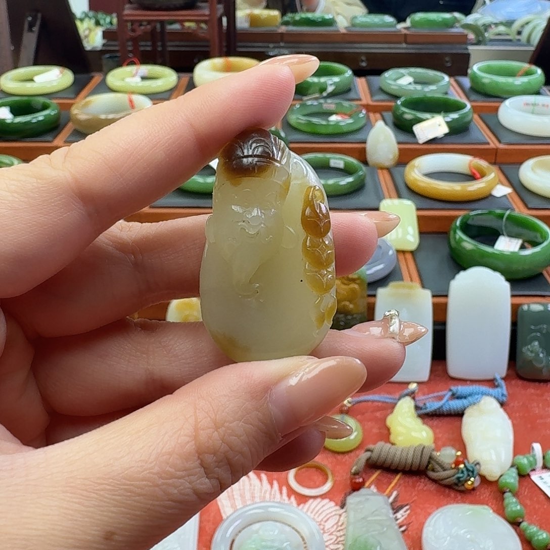 颈饰未镶嵌和田玉