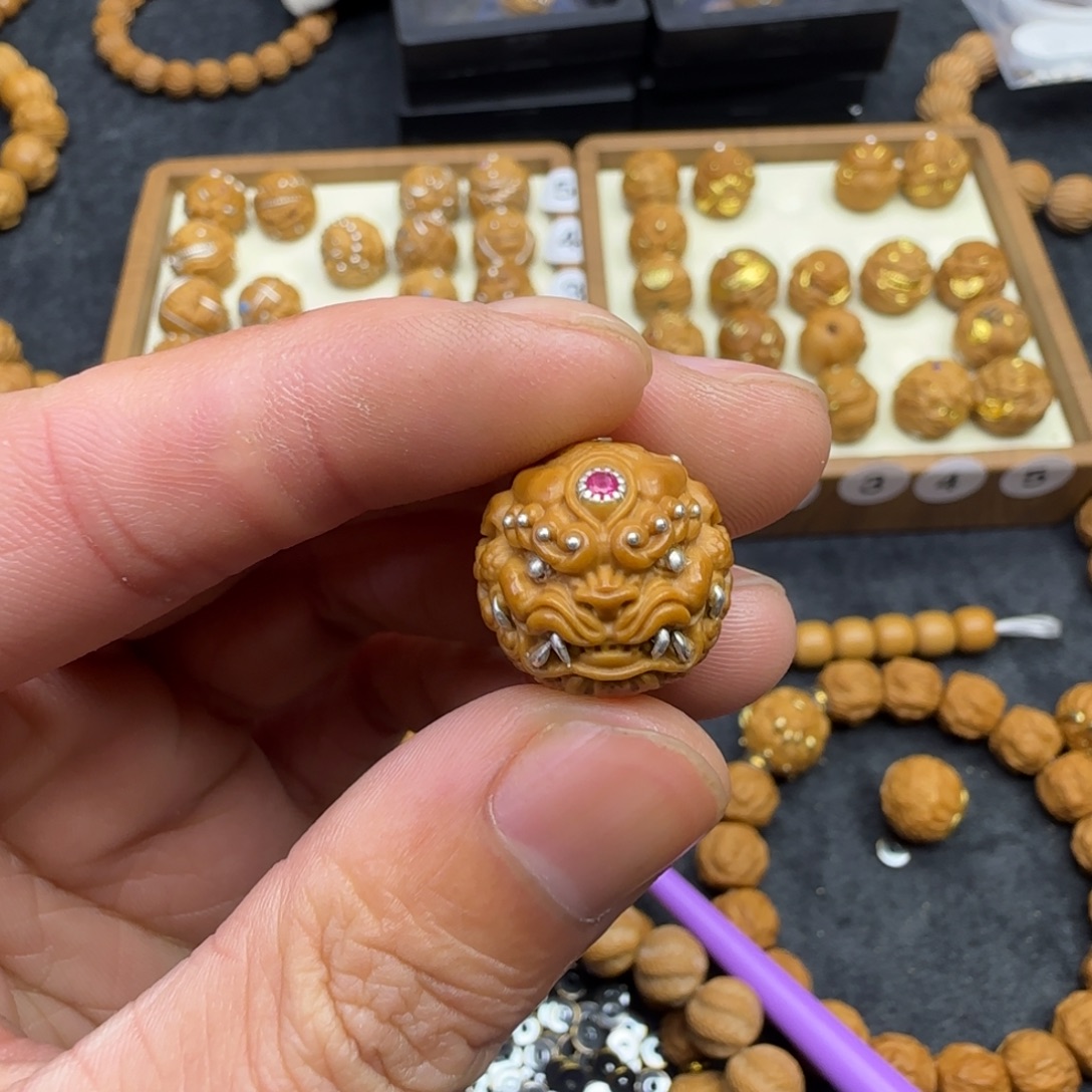 柳***柳全品醒狮999银款1个