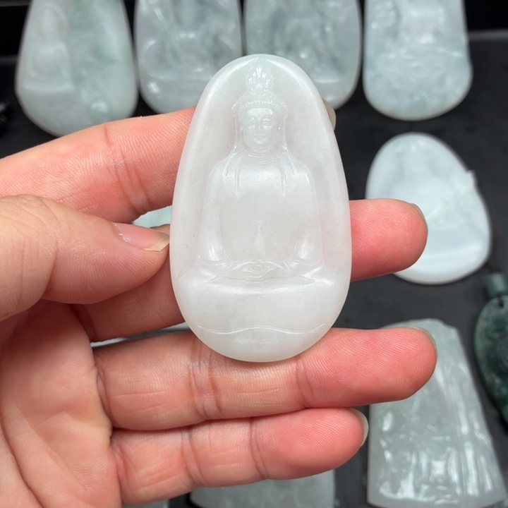 定制翡翠未镶嵌素衣观音