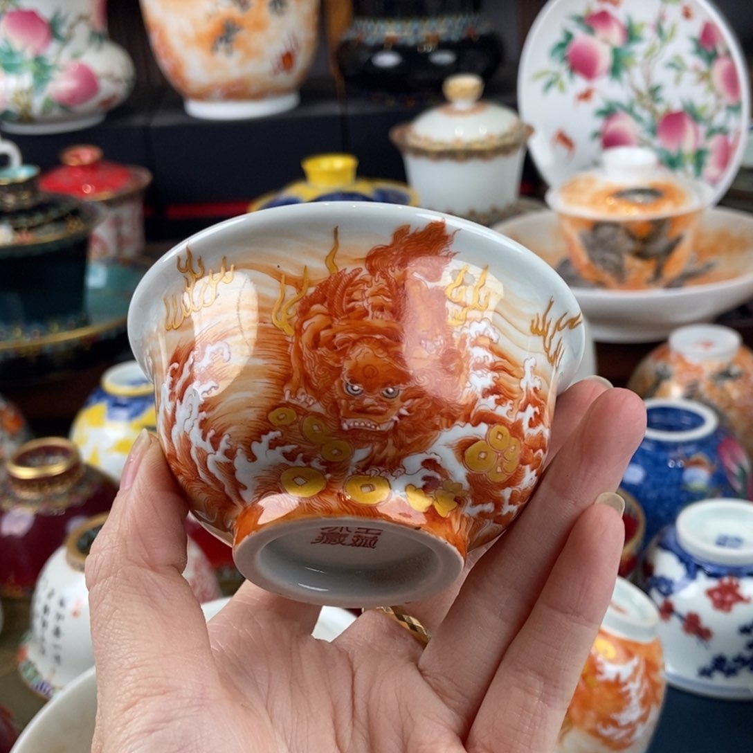 陶瓷陶瓷艺术家的作品是什么意思。