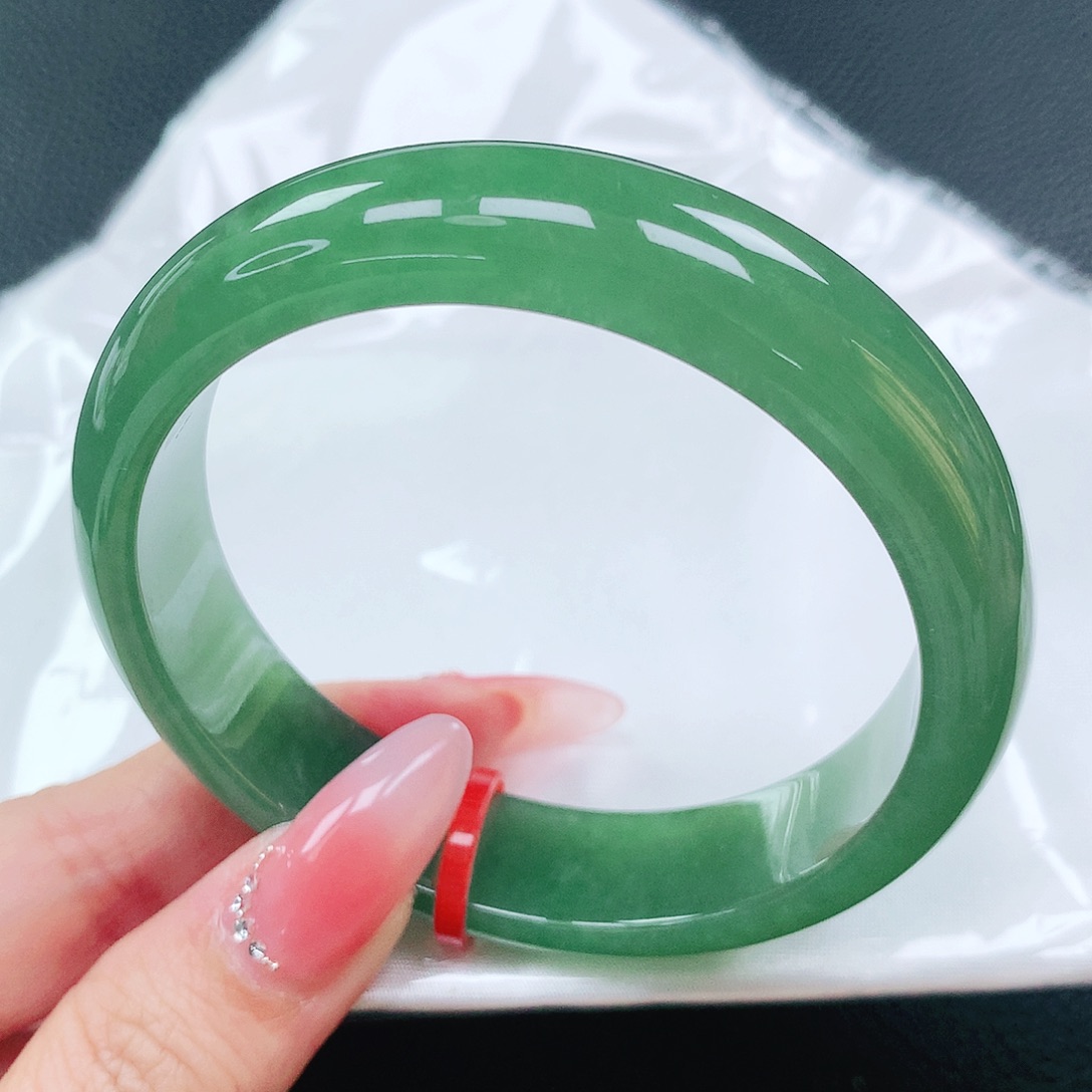 翡翠手镯未镶嵌58圈