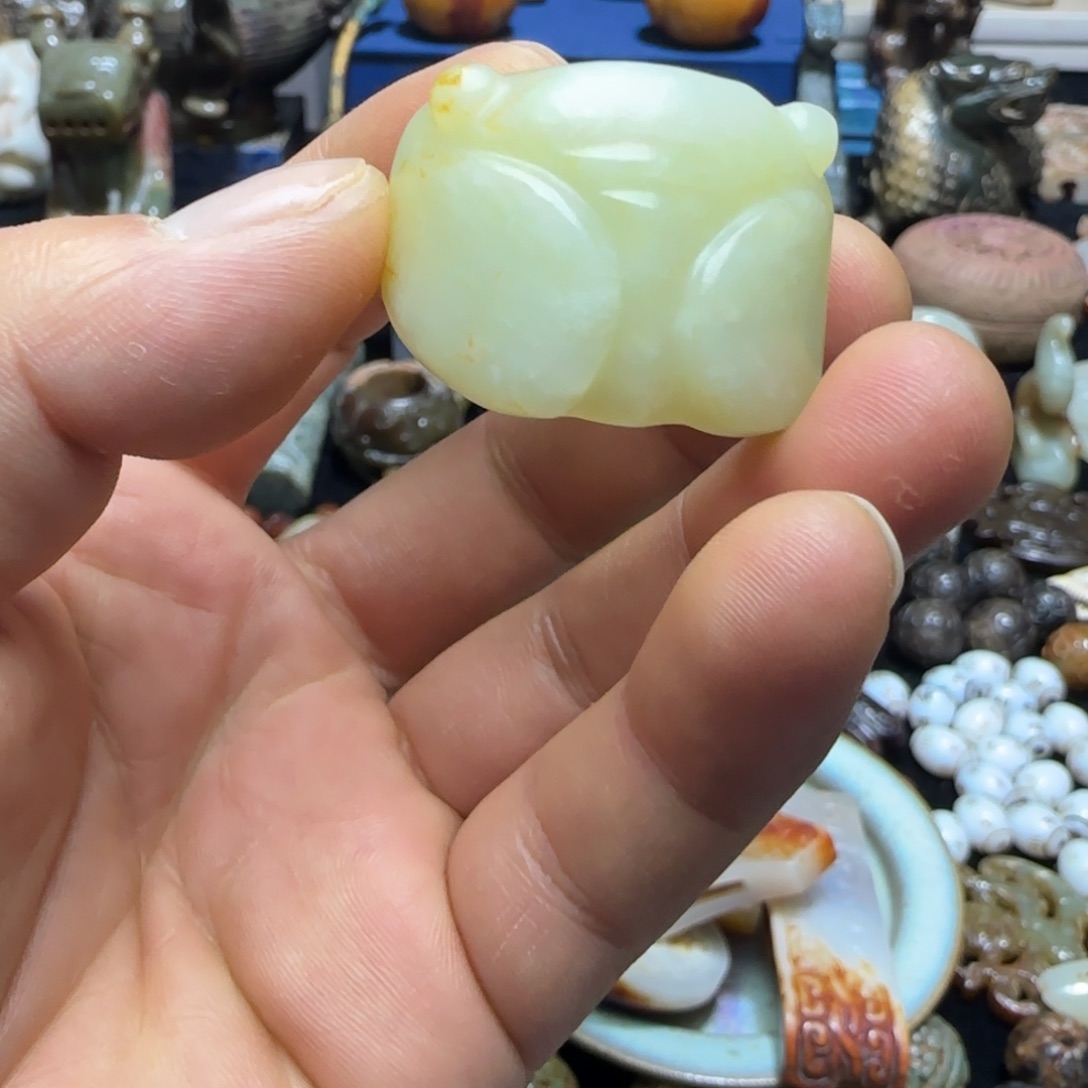 茶***語和田玉未镶嵌挂件