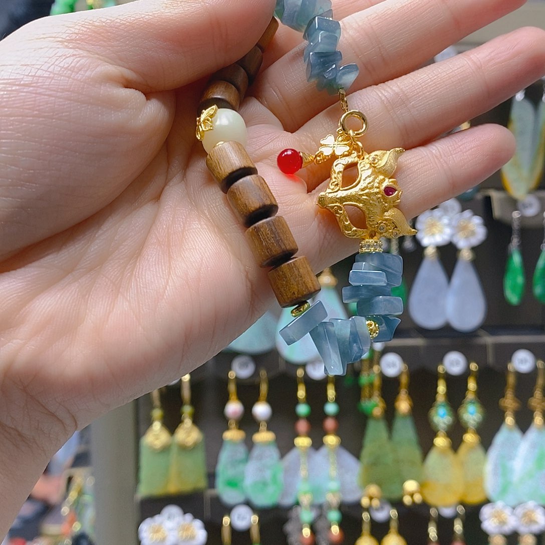 未镶嵌翡翠耳饰翡翠