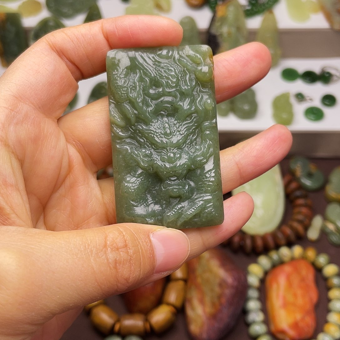 和田玉（碧玉）颈饰未镶嵌