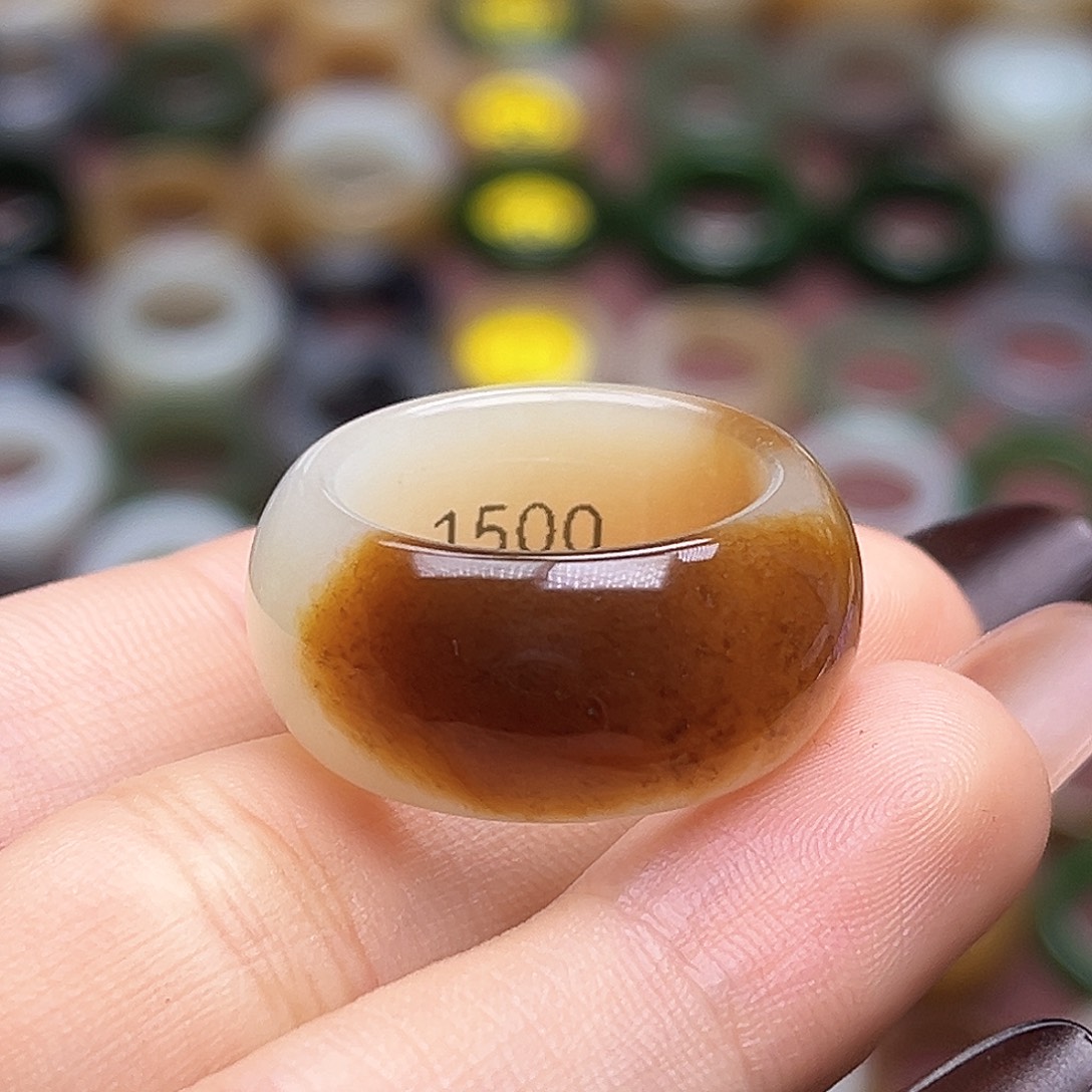 和田玉未镶嵌戒指17.6一口火焰糖