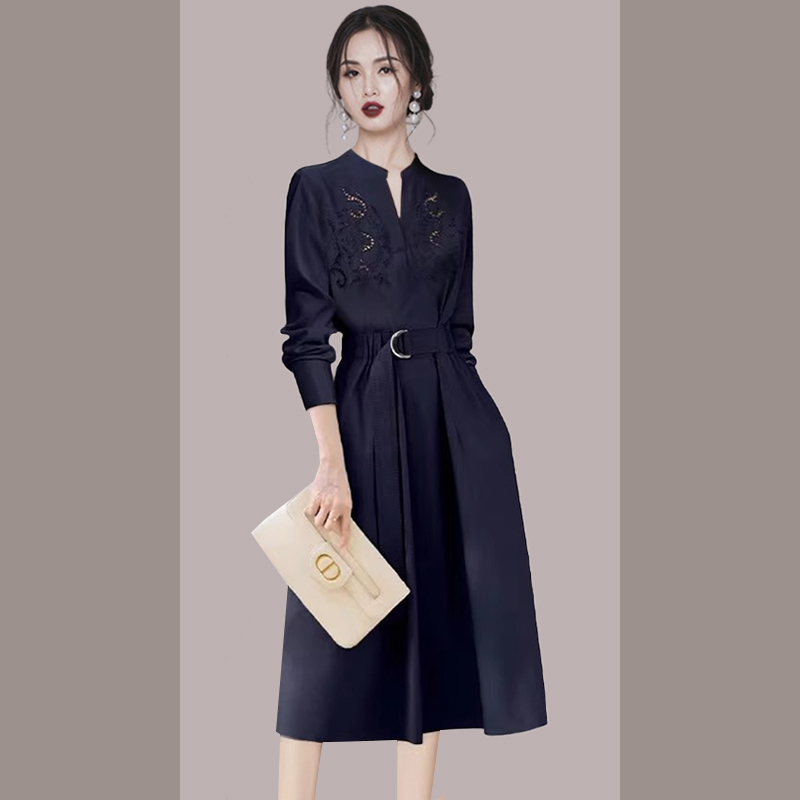 高端精致连衣裙2025新款女春季长袖镂空系带修身中长裙子