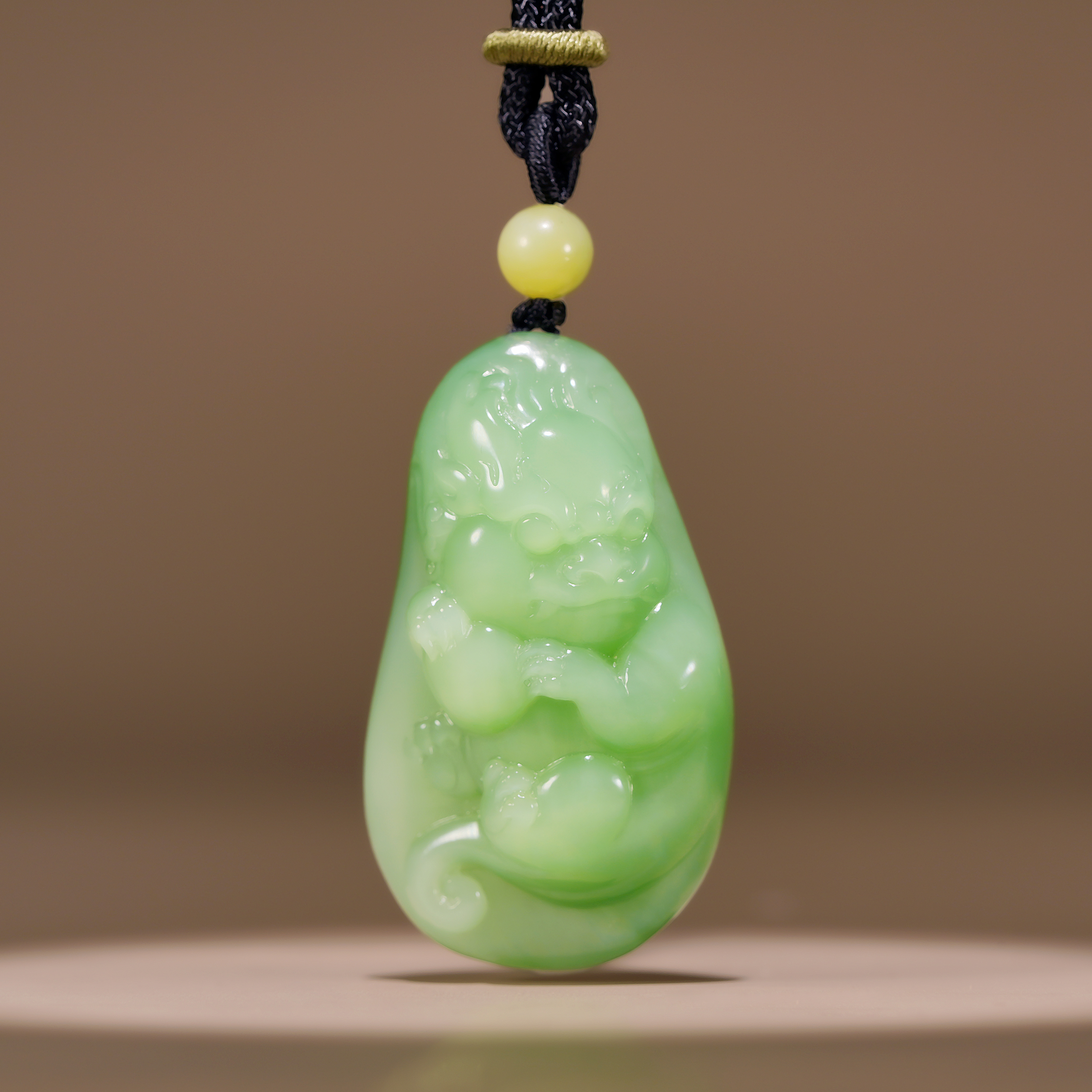 传世级 新疆和田玉黑羊洞薄荷奶绿起荧光龙宝宝佛坠 40*23*11mm± 