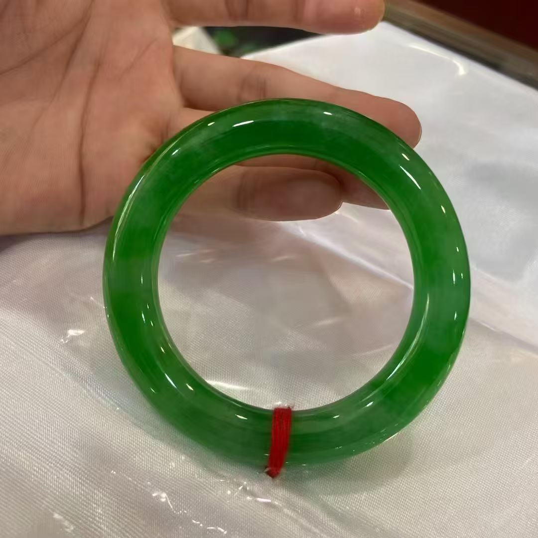 翡翠时尚款冰花手镯联系客服备注圈口