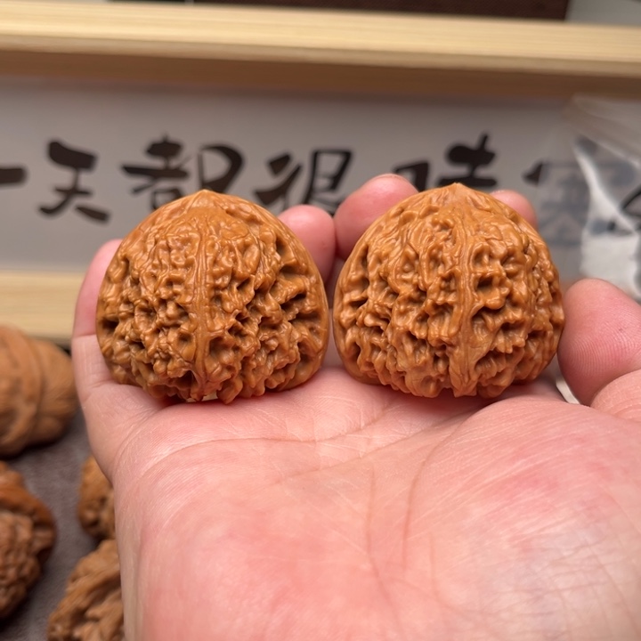 文玩核桃吊坠鸿****顾球僵