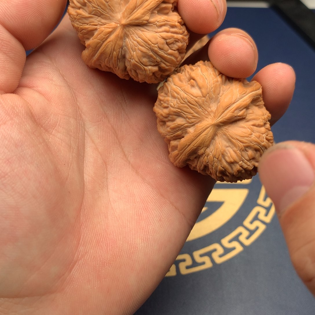 文玩核桃把件元宝