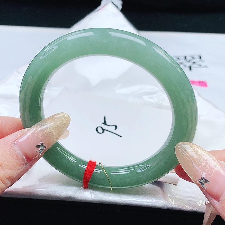 翡翠手镯未镶嵌55 圆条