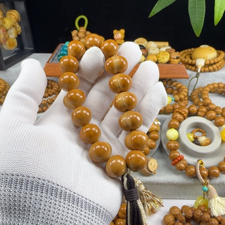 茉***️18+屁桃猴头核桃手串款