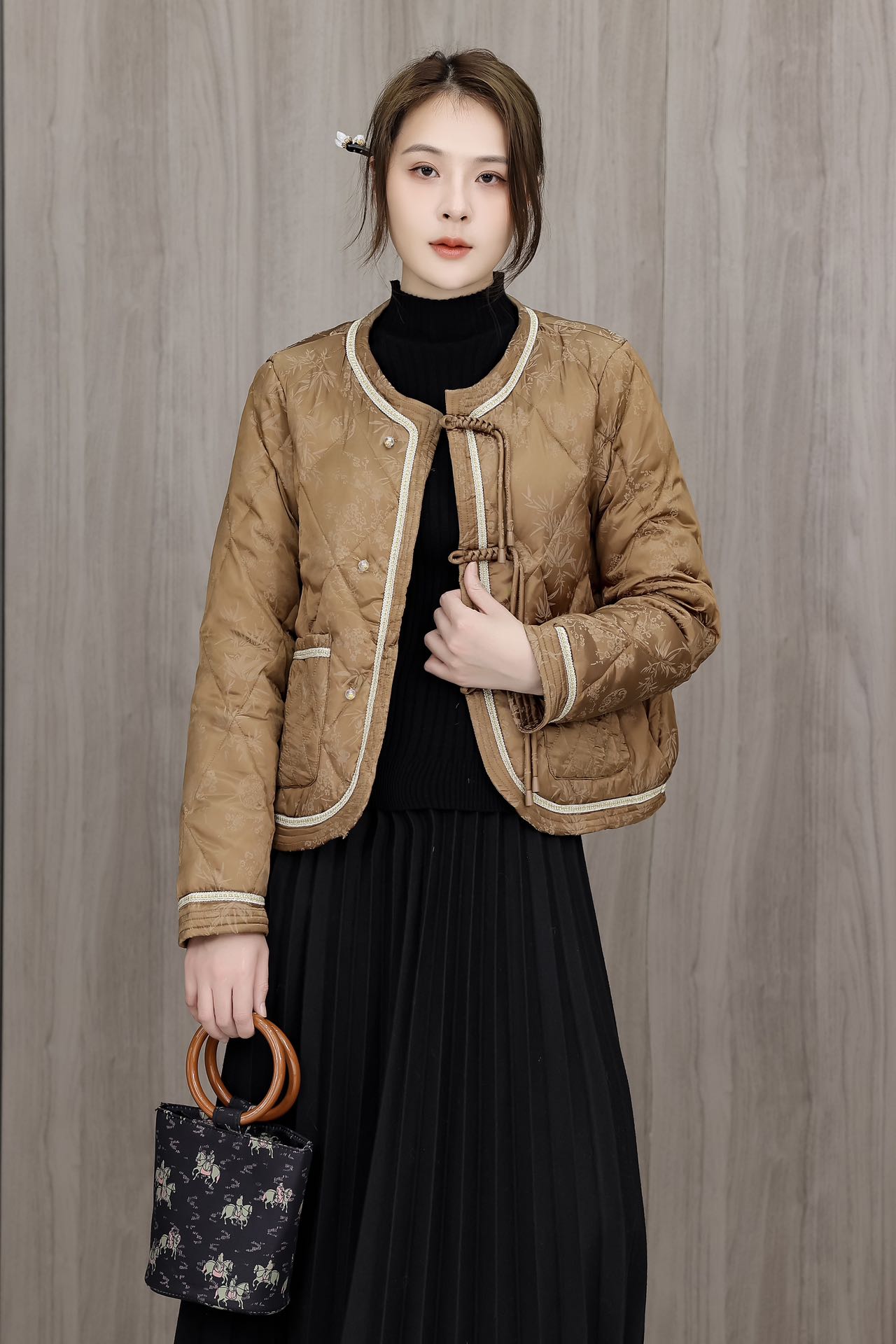希或秋冬时尚短款气质丝质提花款修身羽绒服女士012