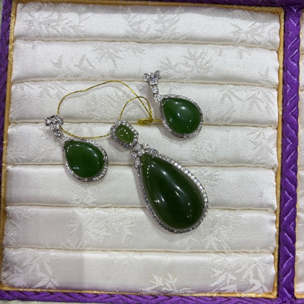 和田玉碧玉辣绿色925银镶锁骨链耳钉