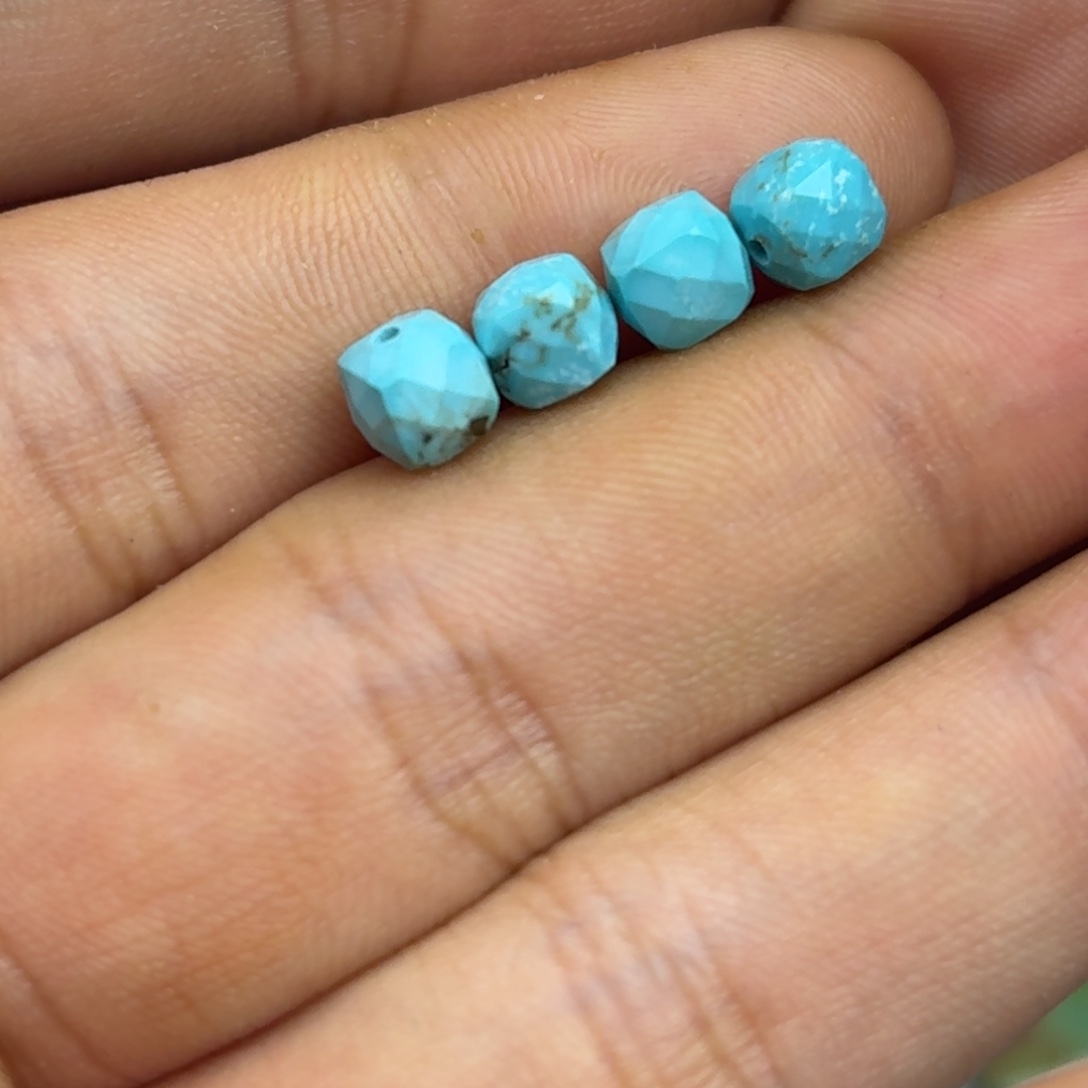 南红玛瑙未镶嵌绿松石