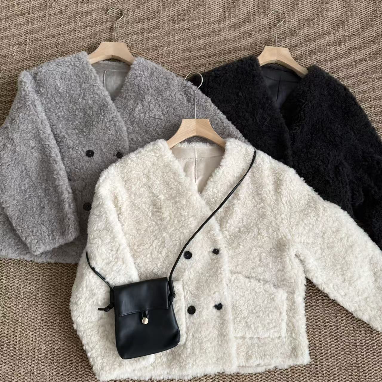 秋冬新款韩系休闲宽松100%纯羊毛羊剪绒四粒扣长袖女装25912