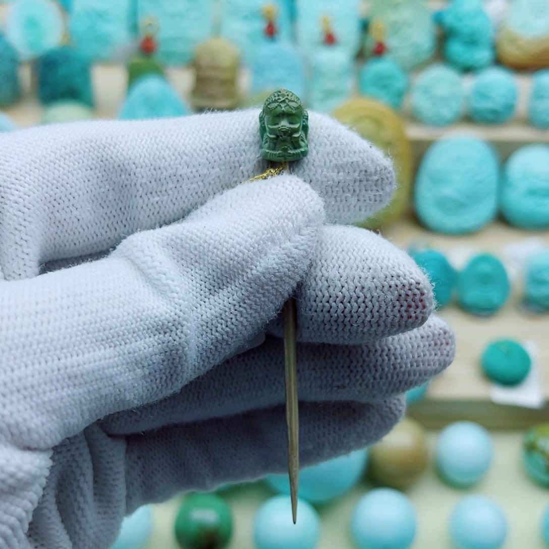 绿松石未镶嵌珠宝奇石