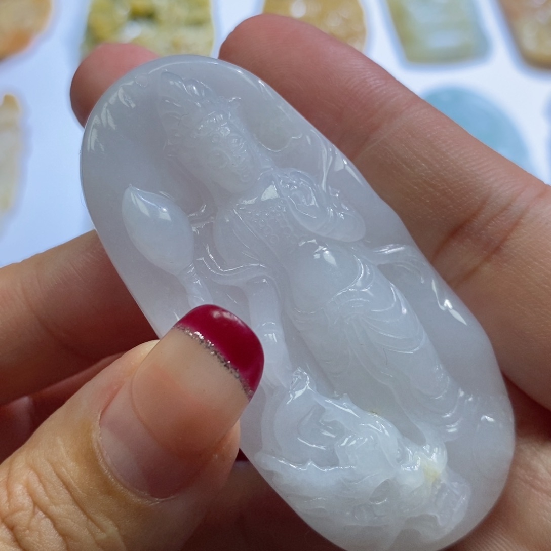 翡翠颈饰未镶嵌观音