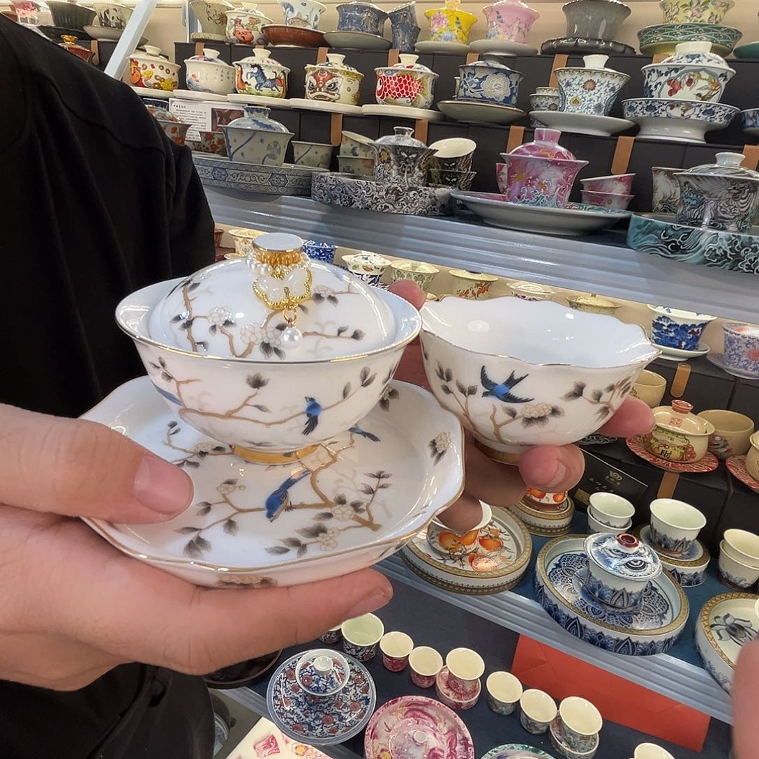 这些盖碗很漂亮！！！