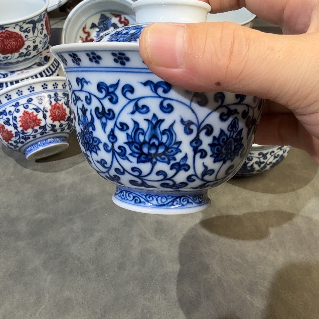 蜗***牛青花缠枝莲压手盖碗