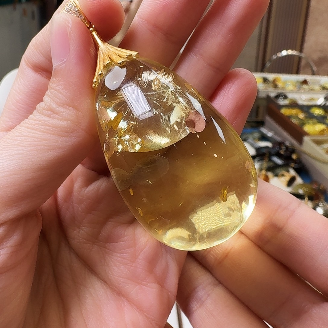 琥珀未镶嵌颈饰吊坠