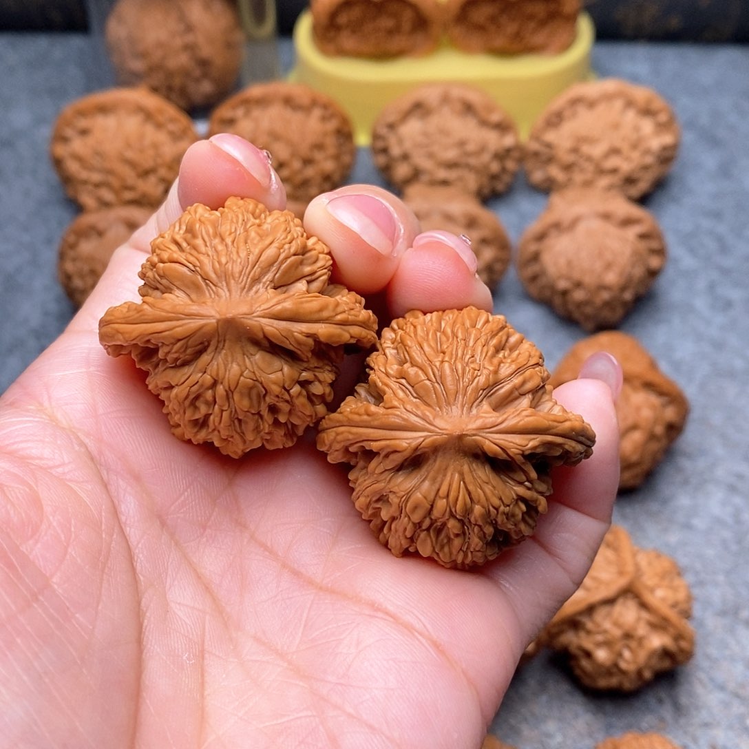 文玩核桃把件精品粗筋虎38+全品