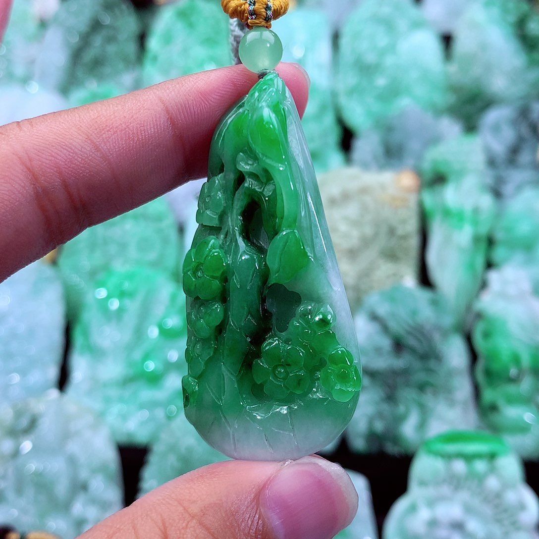 吊坠(不含链)未镶嵌翡翠