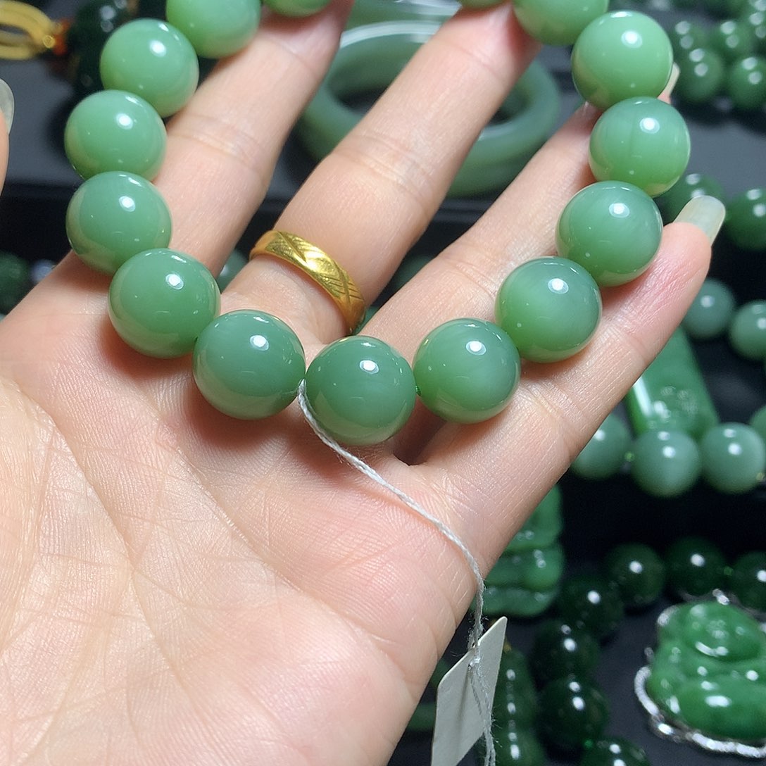 马***6和田玉未镶嵌挂件