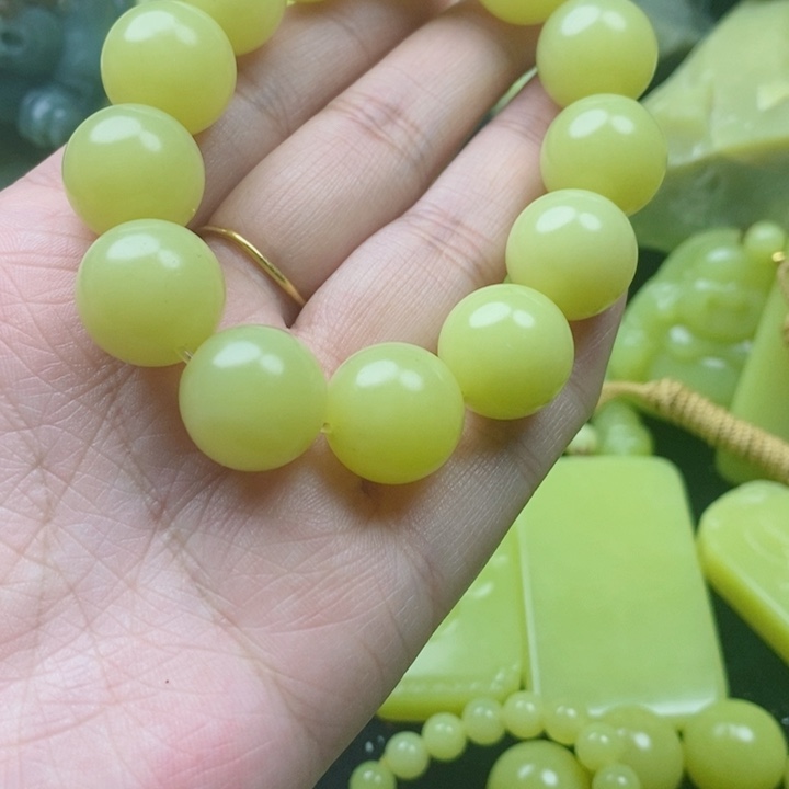 布新疆黄玉手串卡16