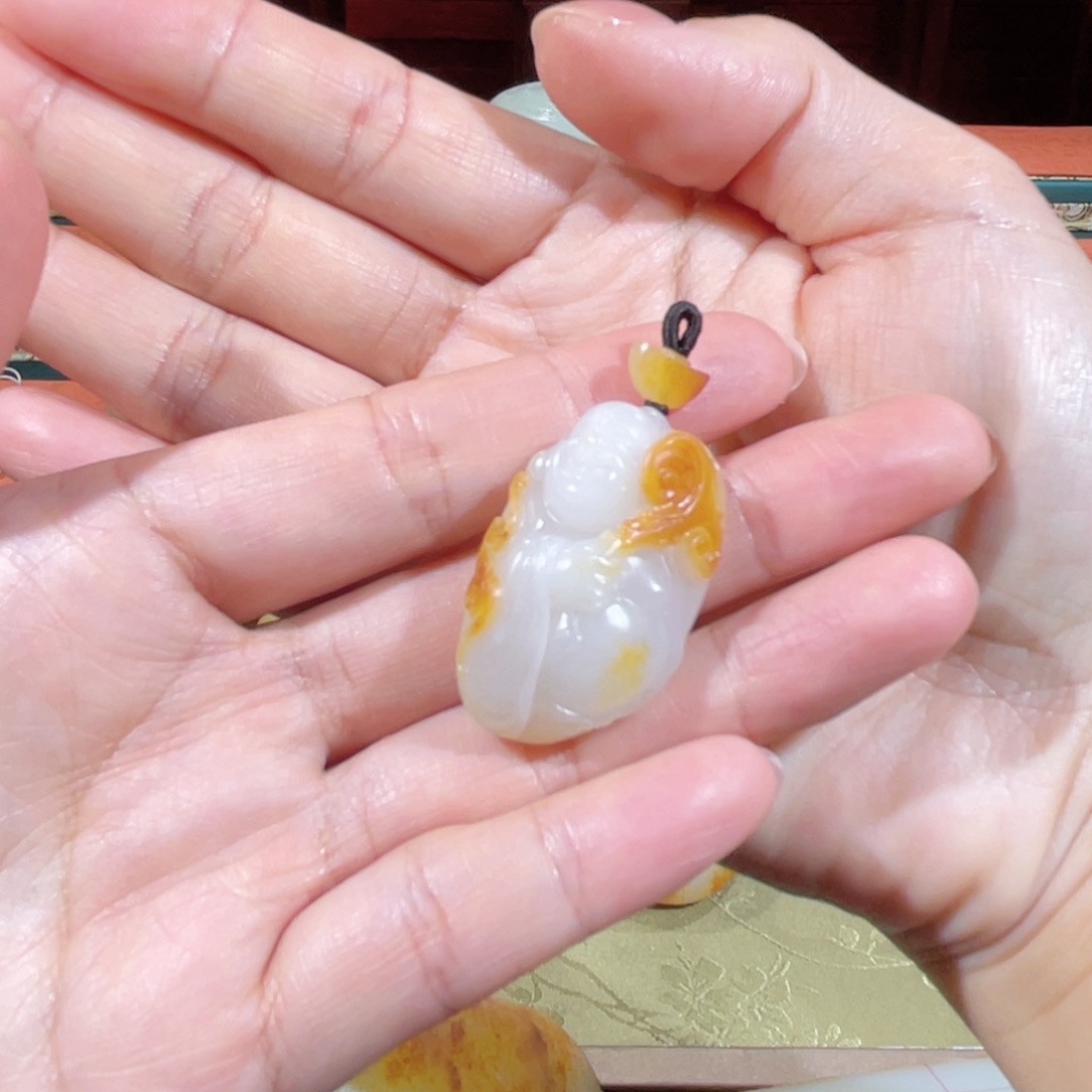 和田玉（糖玉）颈饰未镶嵌