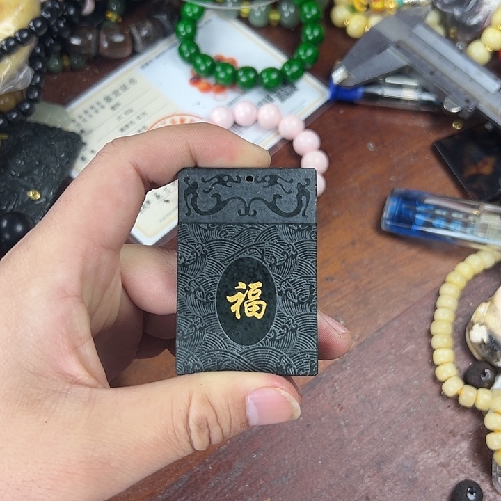 和田玉（糖玉）颈饰未镶嵌