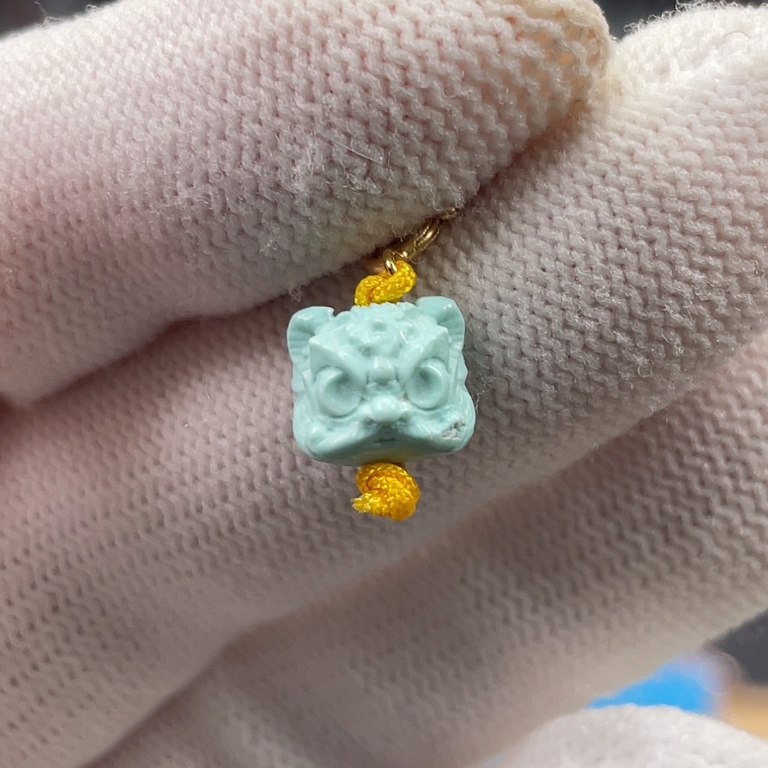 绿松石未镶嵌挂件