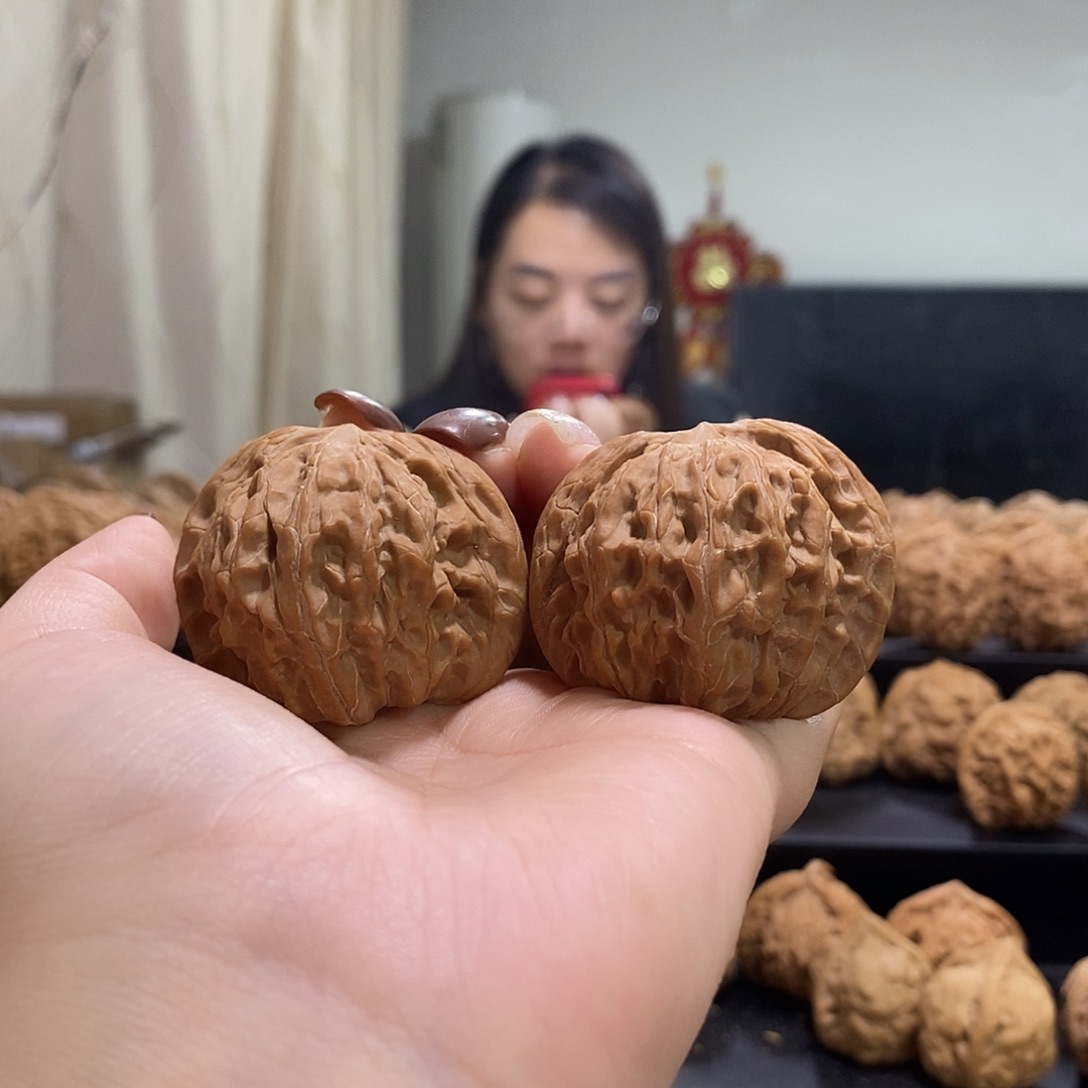 把件文玩核桃浣**酱43蝴蝶磨盘