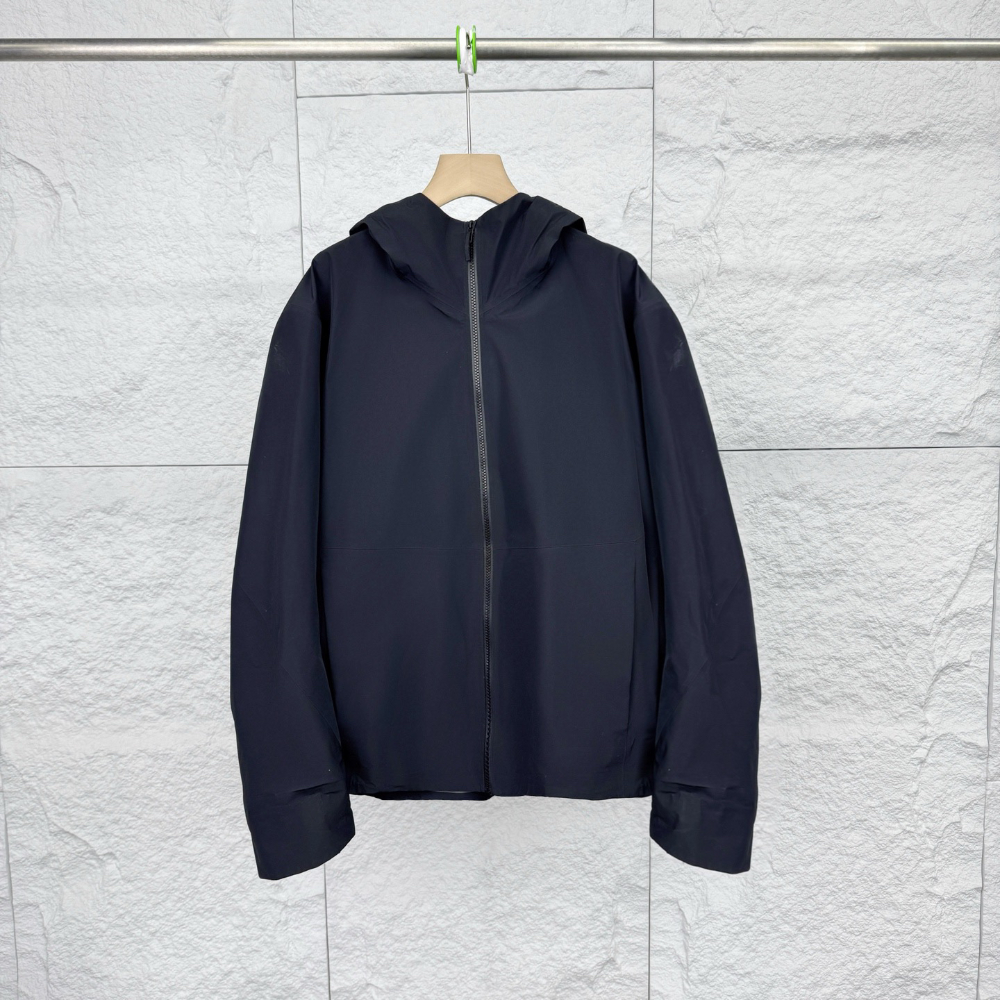 99新 ARC'TERYX/始祖鸟 L码/黑色连帽软壳长袖冲锋衣/17750366