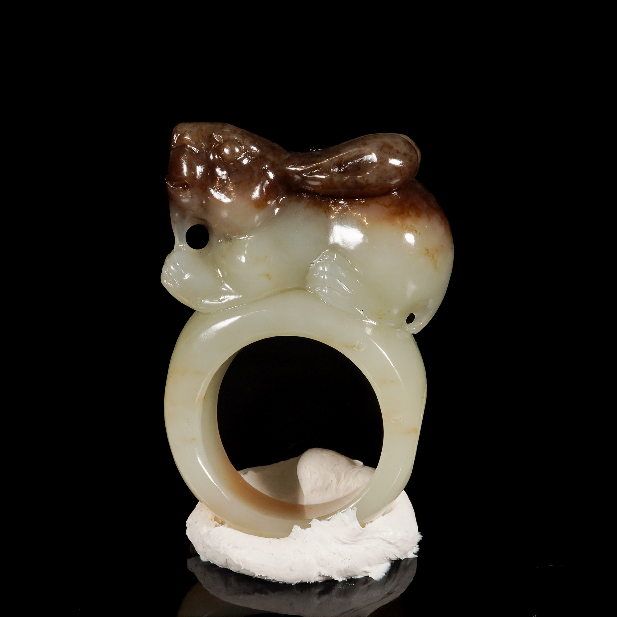 LOT.027和田玉巧雕玉兔扳指/X3953