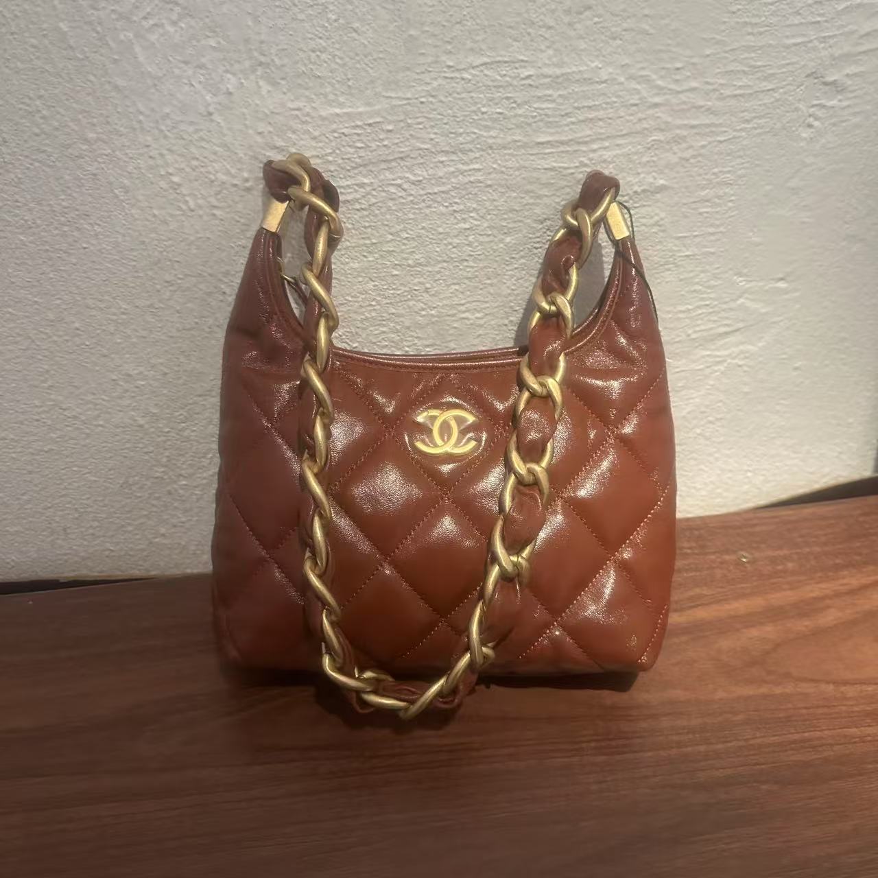 99新 Chanel/香奈儿 24A焦糖色油蜡羊皮粗链条hobo/12015170