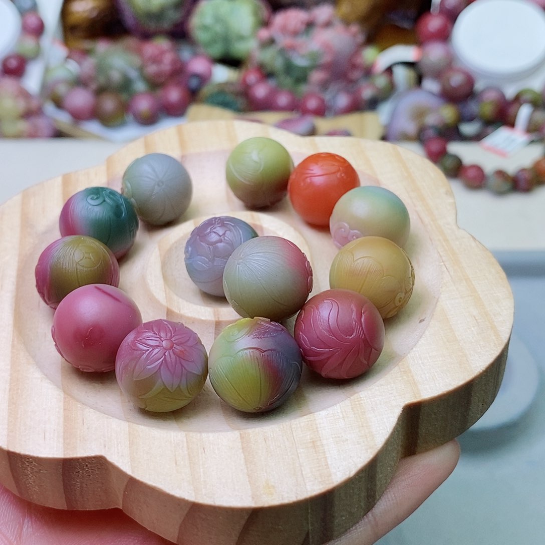 玛瑙/玉髓珠宝奇石未镶嵌睡****.盐源玛瑙定制