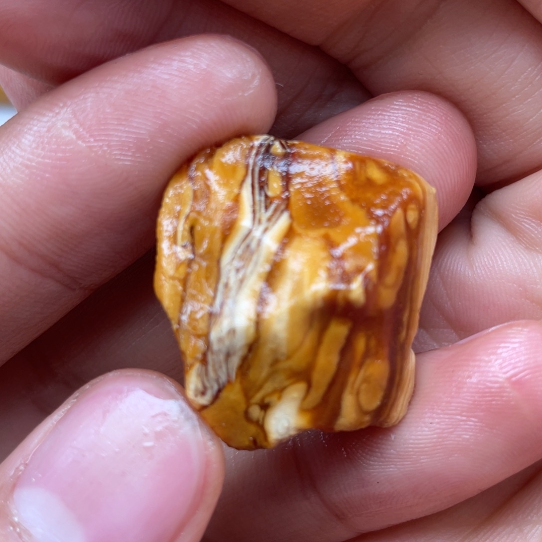 定制琥珀未镶嵌天然蜜蜡