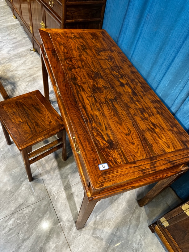 31 螺穗木艺一物一拍书桌