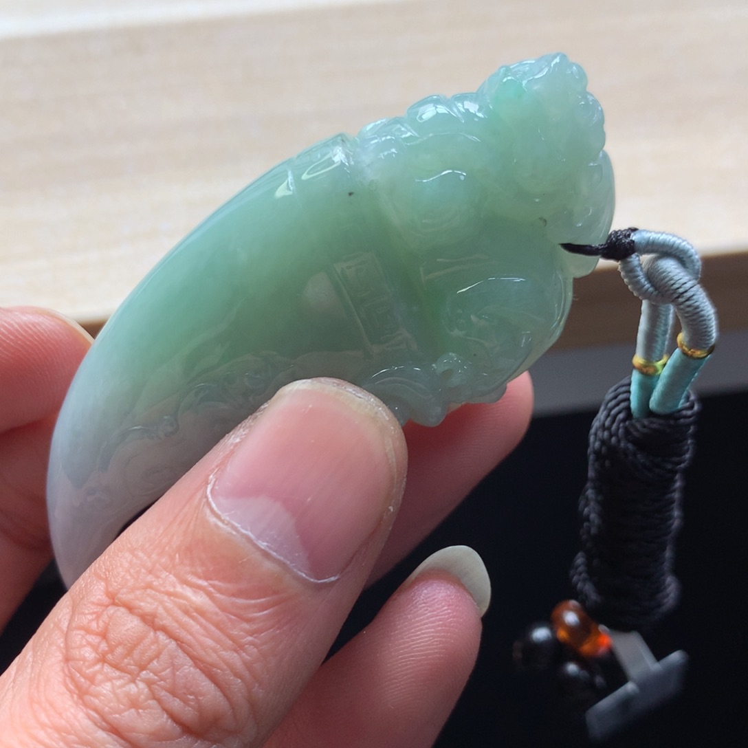 颈饰未镶嵌翡翠吊坠