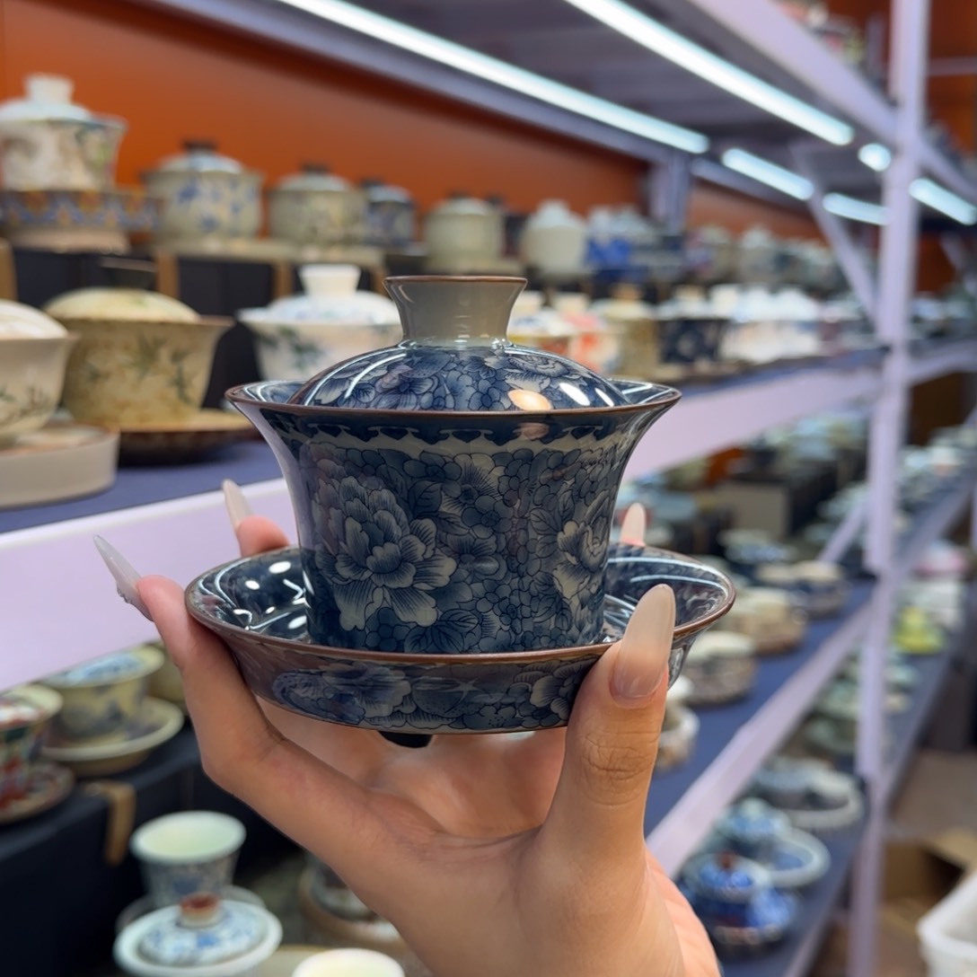 我在外面吃饭呢你在哪