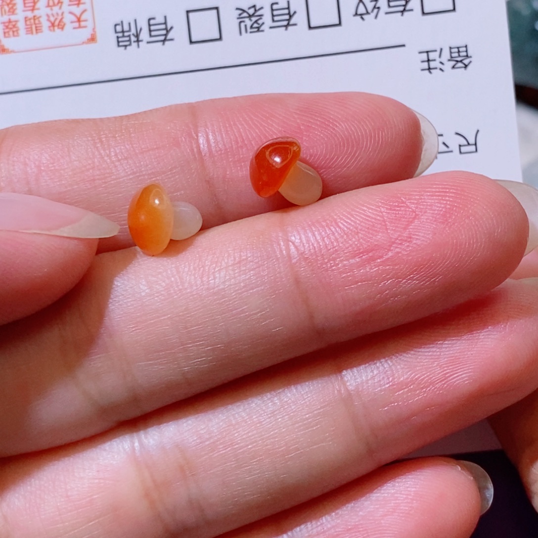 定制翡翠未镶嵌缅甸翡翠蘑菇一对