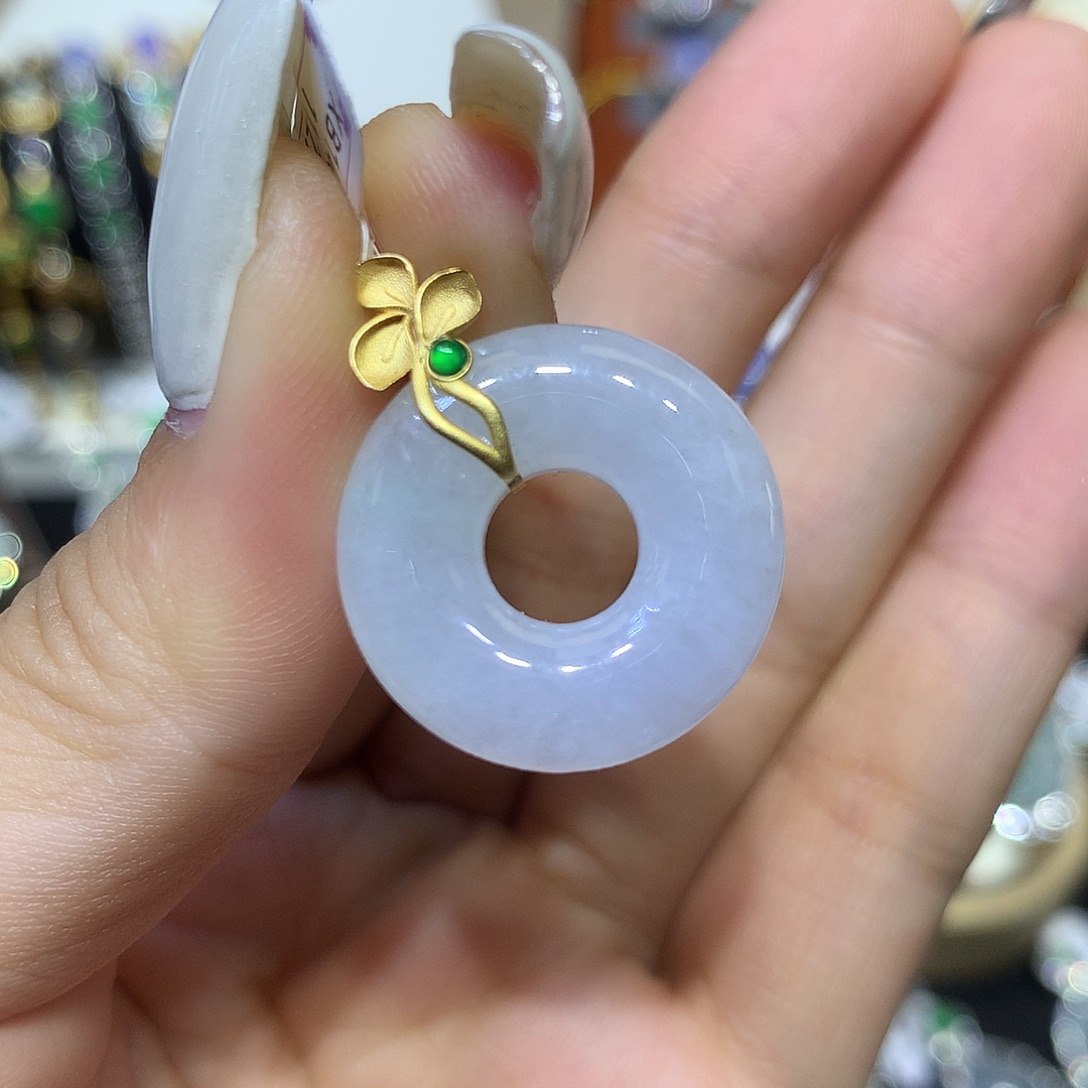 翡翠18K金镶嵌颈饰