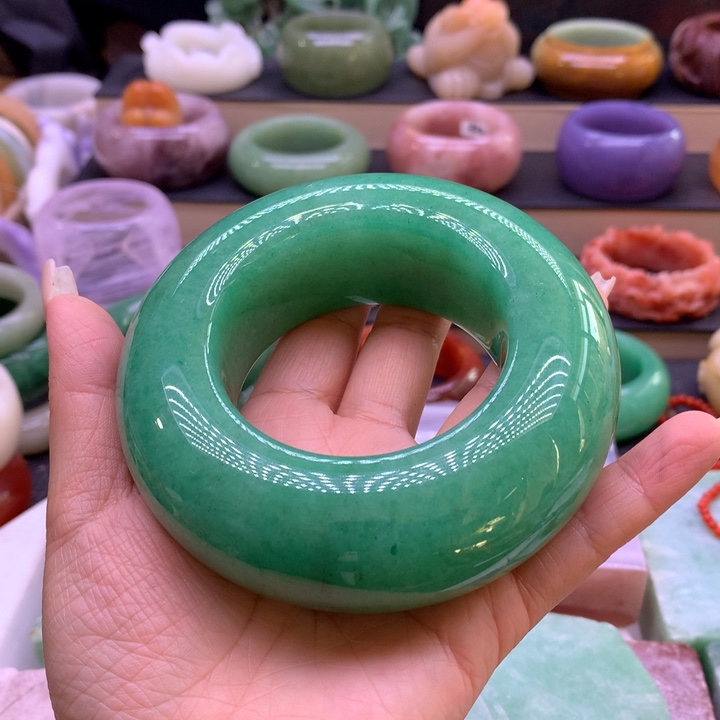 ପ****石英岩玉未镶嵌13468975444