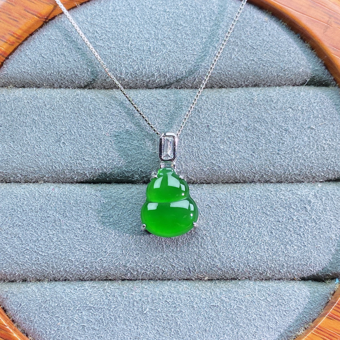 天然翡翠A货葫芦时尚设计款吊坠通体S925银镶嵌